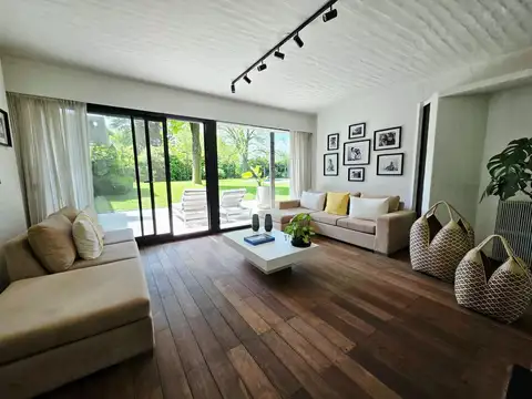 Casa con verde imponente en el Country Olivos Golf Club