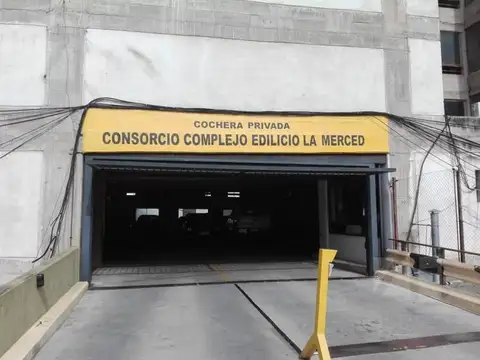 VENTA COCHERA CENTRO 1ER PISO RIV 150 CORDOBA