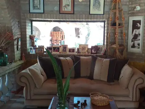 Casa 5 ambientes con 4 baños