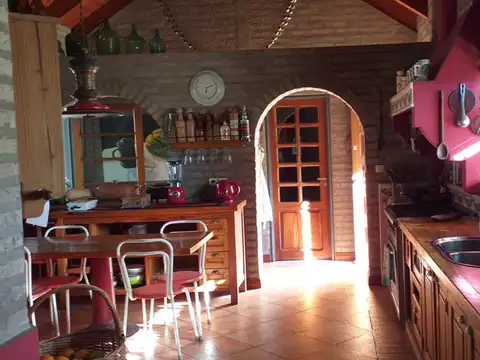 Casa en Venta con 3 cocheras