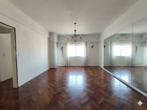 Departamento en Venta en Parque Chacabuco, USD 129.000