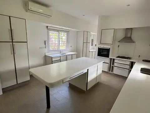 VENDO CASA EN SAN LORENZO