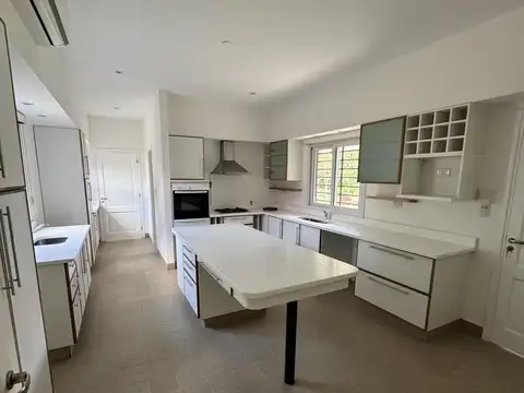 VENDO CASA– CALLE COLOMBIA- SAN LORENZO, SALTA