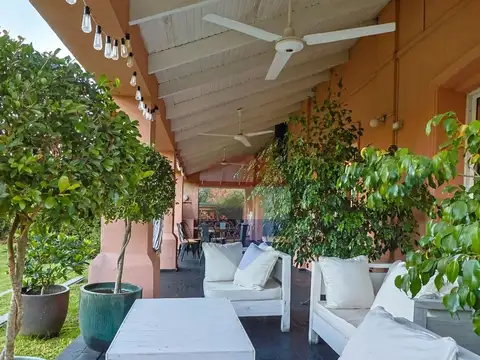 Casa 4 ambientes con 3 baños