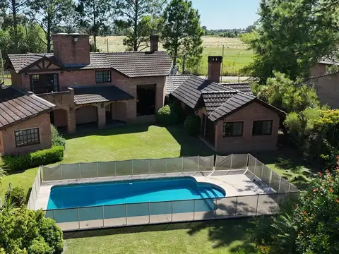 C.C. Los Cardales Sobre Golf, buena construcción, importante quincho, Precio unico