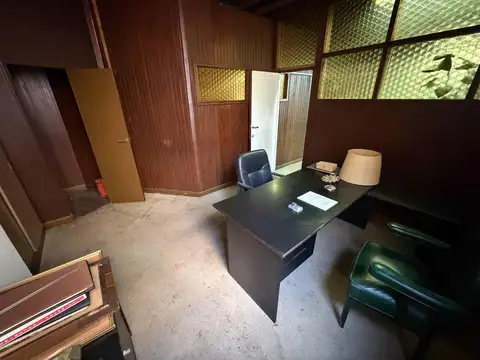 Oficina 4 ambientes con 2 baños