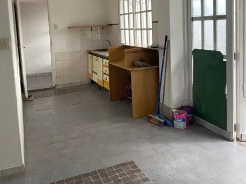 57 e/ 131 y 132- CASA DE 3 DOR (LOS HORNOS)