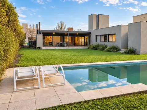 Casa Puerto Roldan una planta 3 dormitorios   pileta