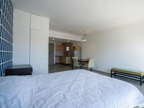 Monoambiente en venta en Monserrat con balcón y luminoso