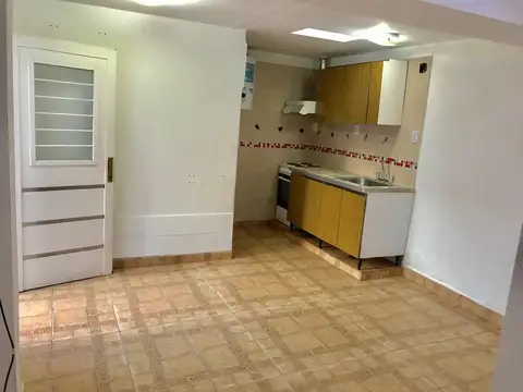 Depto Tipo Casa 2 ambientes con 1 baño