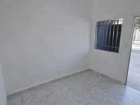 Depto Tipo Casa 3 ambientes con 2 baños
