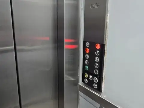 Buenos Aires 200, Piso 2