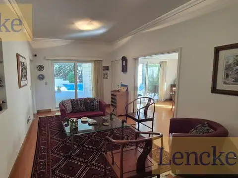 Casa en Venta con 4 cocheras