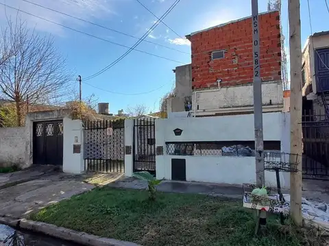 Propiedad multifamiliar en Villa Ballester