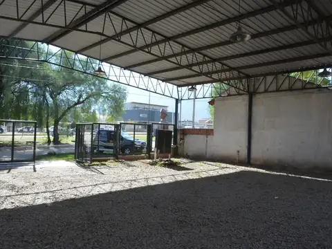 Galpón en Alquiler 120 m² A Metros del Ingreso a Merlo