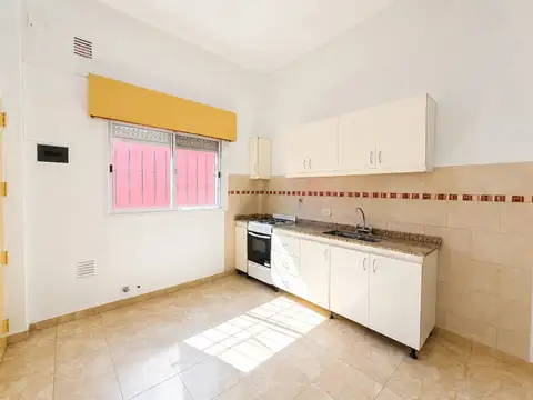 Depto Tipo Casa en Alquiler en José León Suárez, $ 600.000