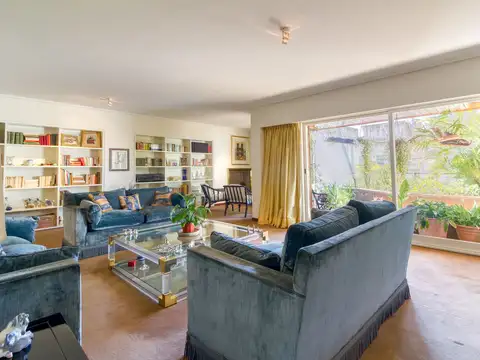 VENTA EXCLUSIVO TRIPLEX CON TERRAZA Y COCHERA-CABA