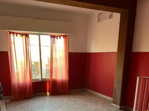 Depto Tipo Casa 5 ambientes con 2 baños