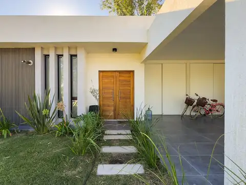 Casa en Venta en Área 60, USD 220.000