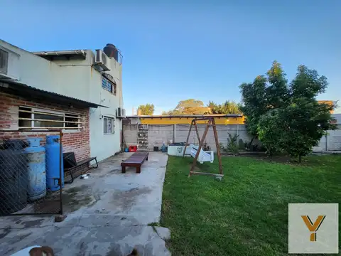 Casa en venta - 3 Dormitorios 1 Baño - Cochera - 315Mts2 - Ensenada