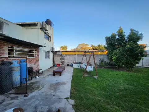 Casa en venta - 3 Dormitorios 1 Baño - Cochera - 315Mts2 - Ensenada