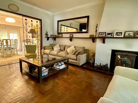 Casa 5 ambientes con 2 baños