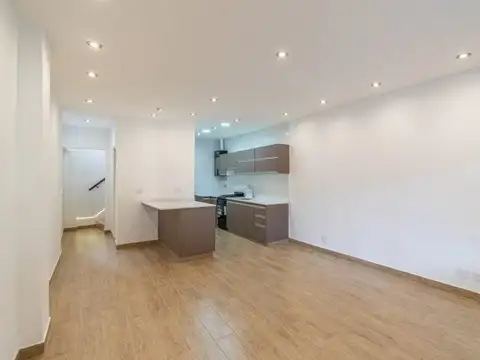 Depto Tipo Casa en Venta 46 años