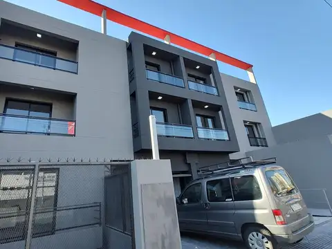 DEPTO 2 AMB T/DUPLEX C/ PATIO Y COCHERA!