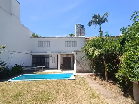Casa 6 ambientes con 1 baño