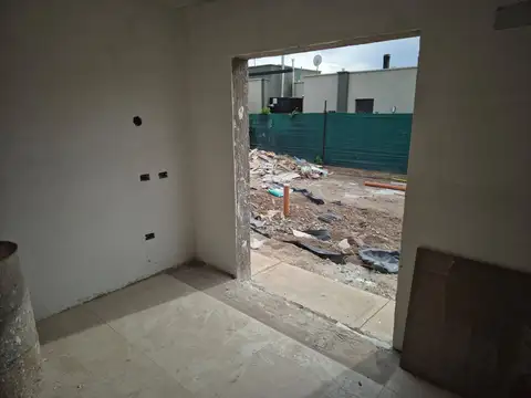 Casa 5 ambientes con 2 baños