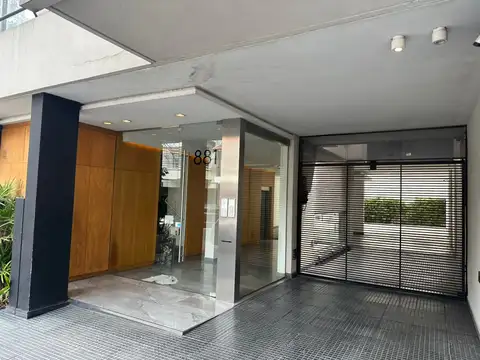 Excelente 2 amb balcon semia aterrazadocon 2 baños en edificio de Categoría con aire acondicionado