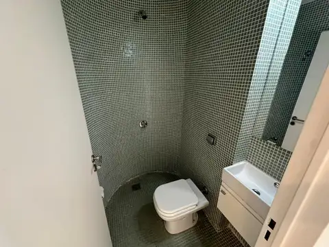 Excelente 2 amb balcon semia aterrazadocon 2 baños en edificio de Categoría con aire acondicionado