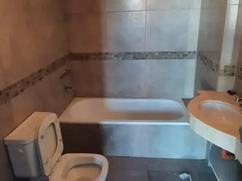 Departamento en Alquiler en Barrio Sur, $ 550.000