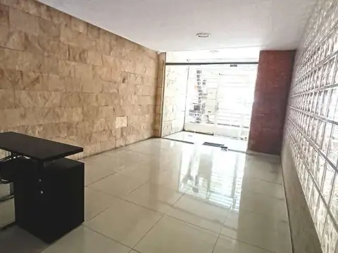 1 1/2Amb.en "L" ContraFrente luminosos 4 Piso Amplios MB Ubicación incluye COCHERA PB-Landry-Piscina