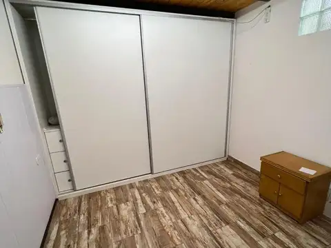 Casa en Alquiler con 2 cocheras