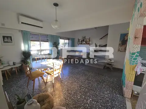 Depto Tipo Casa en Venta con 1 cocheras