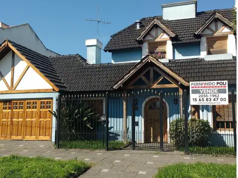 CASA AMERICANA EN EXCELENTE UBICACION