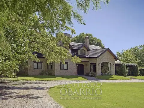 Casa en Venta de 320m2 en barrio La Colina de Open Door Lujan