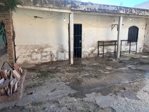 VENTA CASA A RECICLAR 1 DORMITORIO FISHERTON