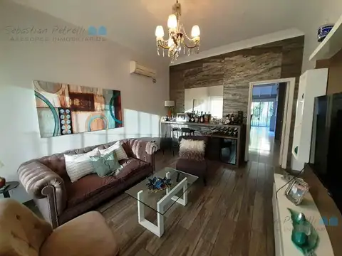 Casa 5 ambientes con 2 baños