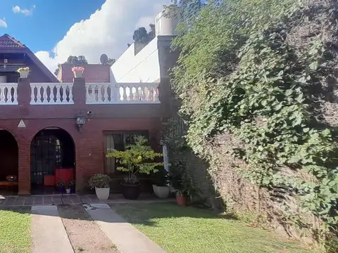 Casa con Pileta en Venta con pileta en Florencio Varela