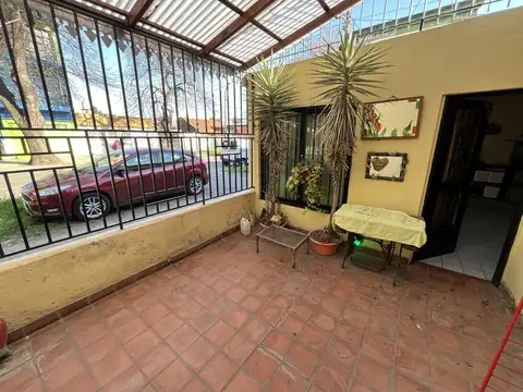 Venta casa al frente 2 dormitorios barrio Saladillo, Rosario
