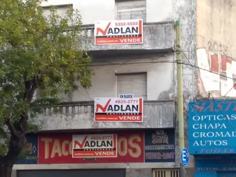 Venta edificio en block 600 m2 local y 5 departamentos en buen estado sobre lote 8.66 x 23.00