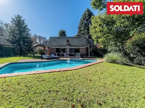 Casa 4 ambientes con 5 baños