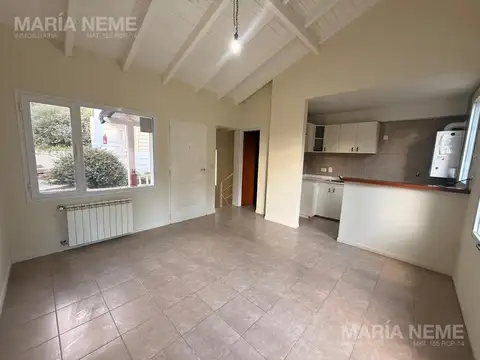 Depto Tipo Casa en Alquiler de 3 ambientes