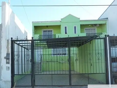 Dúplex en venta c/ cochera en Concordia