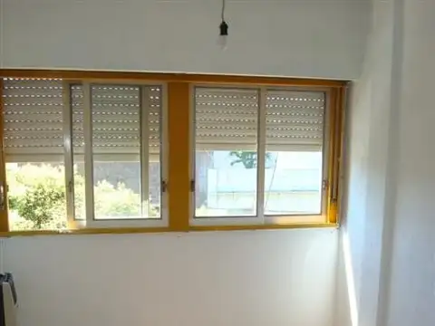 Calle 64 E/ 1 Y 2 300, Piso 2