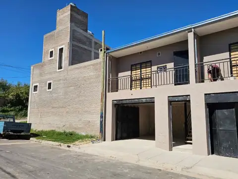 Casa de dos dormitorios + cochera cubierta -  A estrenar, financiada en 30 meses  