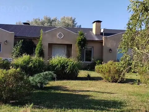 Alquiler Anual Casa 4 Ambientes en Chacras de la Cruz CC