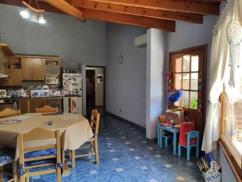 Casa 4 ambientes con 4 baños